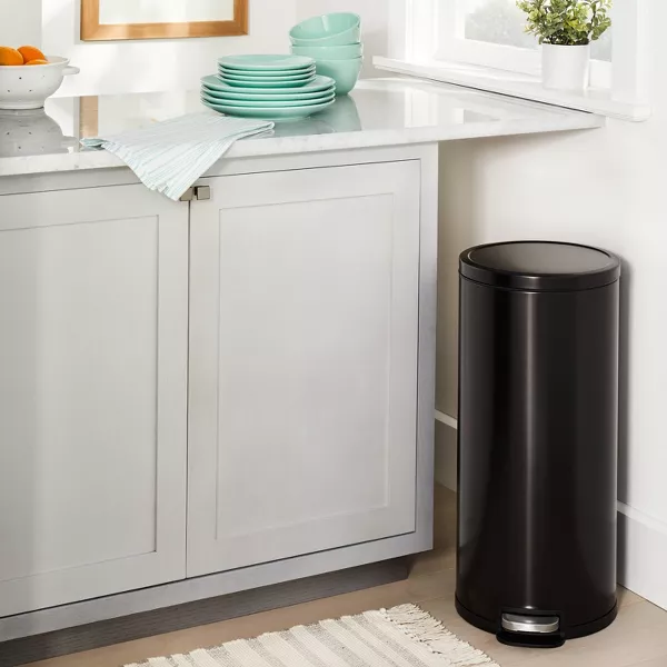 30L Round Step Trash Can